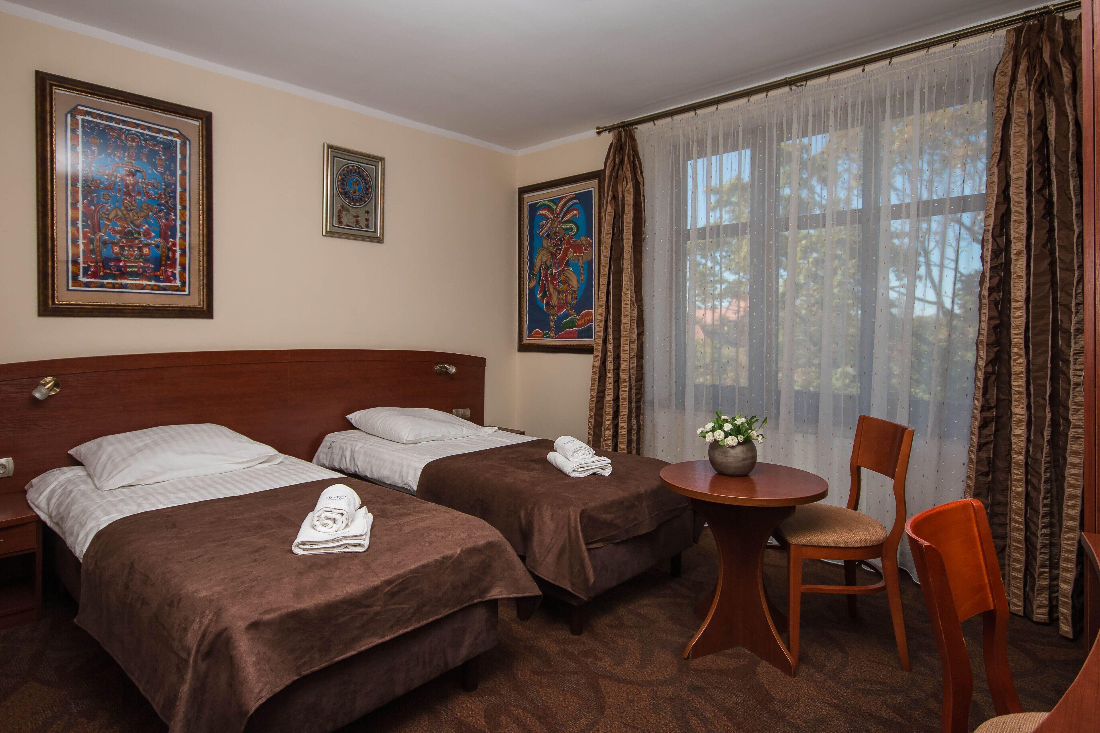 4 Airport-Friendly Hotels Close to Park Sołacki, Poznań
