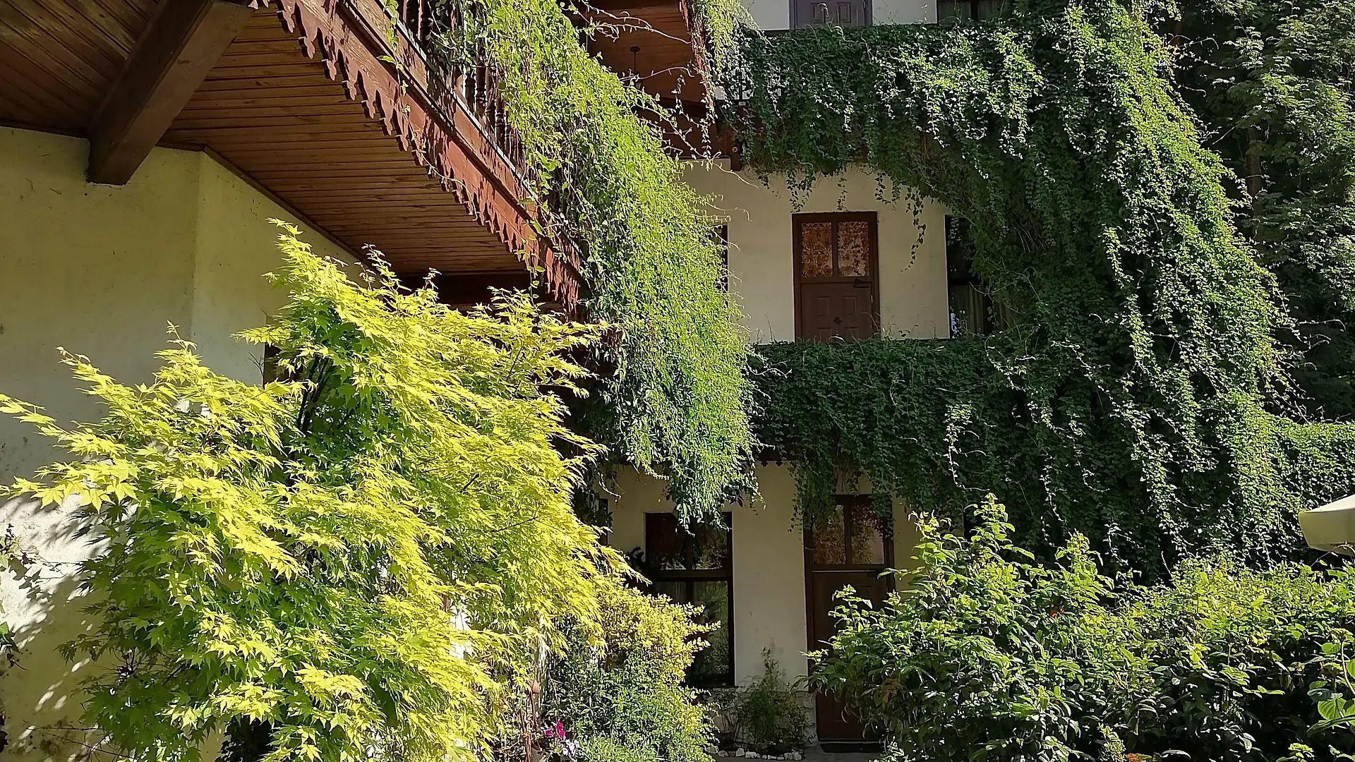 4 Smart Central Hotels Near Rakowicki Cemetery Worth Booking