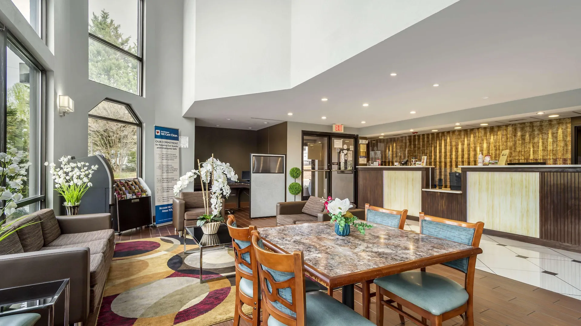 4 Smart 2-Star Hotels Near Family Beach Bingo to Book
