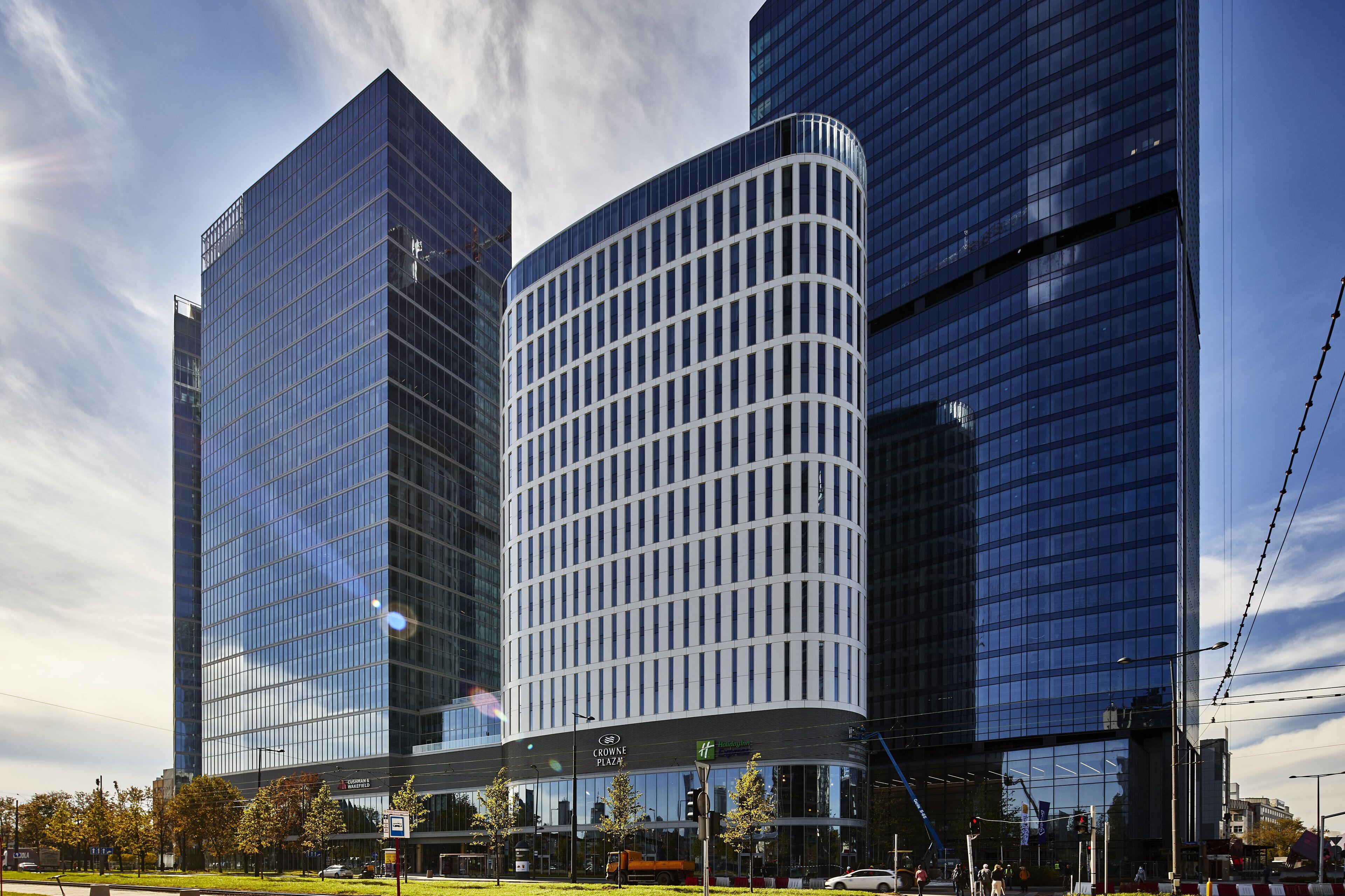 5 Smart Airport Hotels in Wola, Warsaw Worth Booking